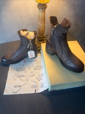 NWT A.S.98 Dark Brown Leather Zip Ankle Boots